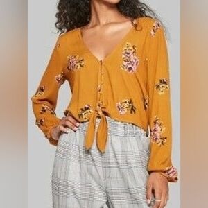 5/$25 Wild Fable V Neck, Crop Top Floral Blouse